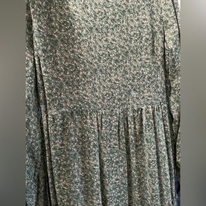 Green dress, hijab, long dress